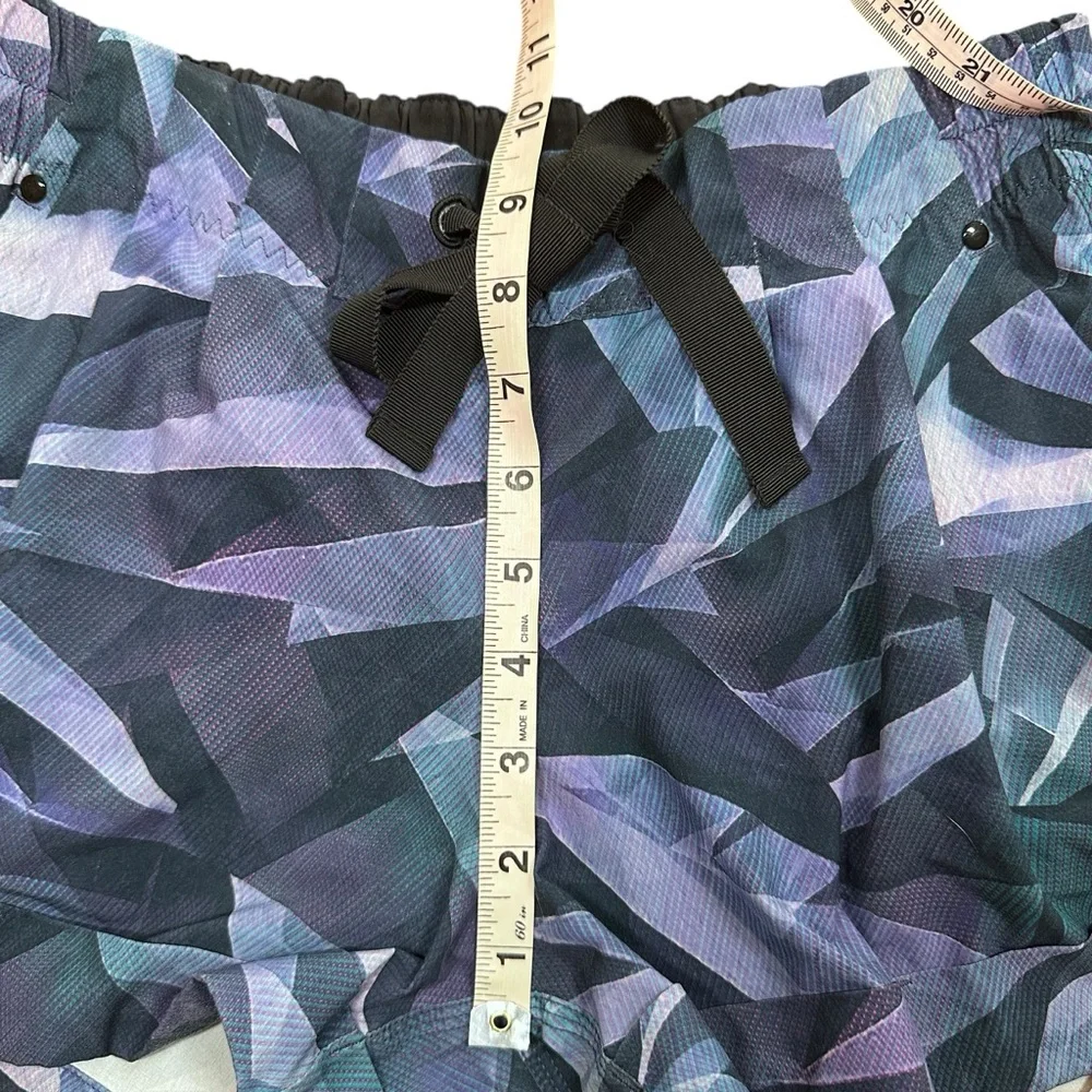 Lululemon Shorts Unlined‎ Geometric Abstract Purple Drawstring Pockets size 4